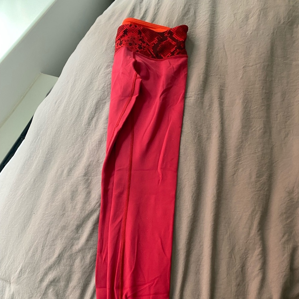 Lululemon Reversible Red With Snake Print Detail - image 2